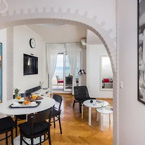  Apartment Sun Balance