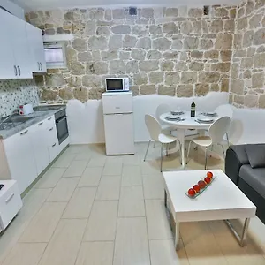  Apartment Karmen's Two